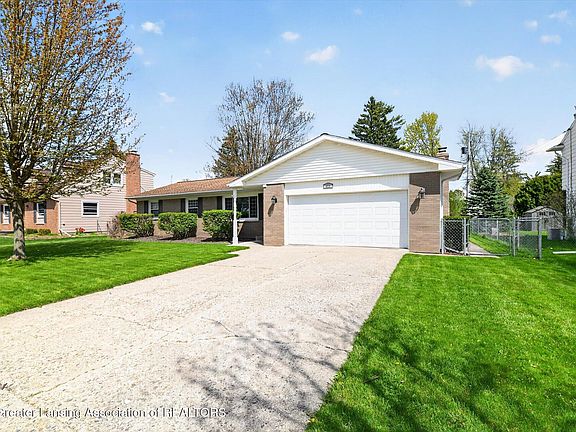 4th image of 411 Green Meadows Dr