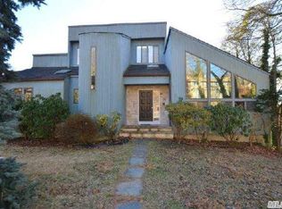 7 Tudor Dr, Northport, NY 11768