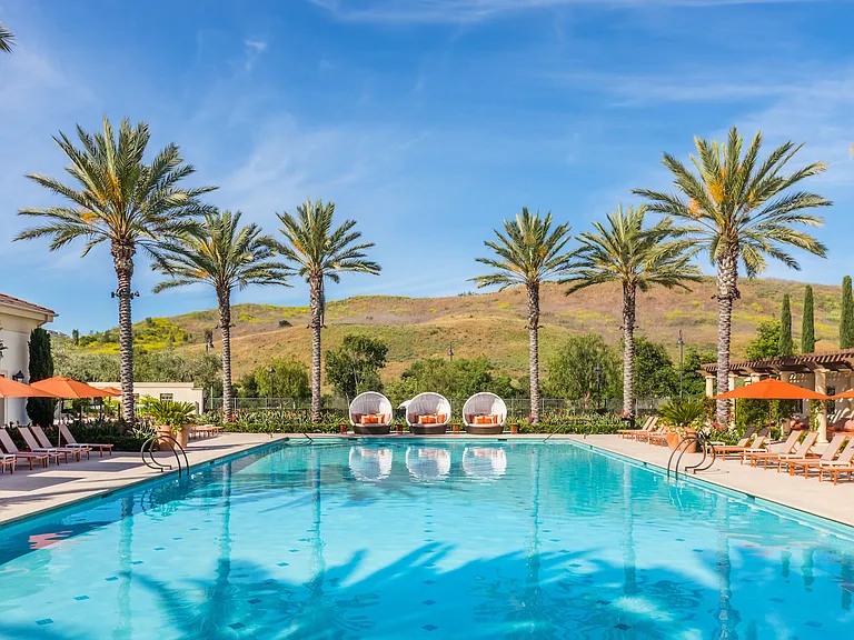Los Olivos at Irvine Spectrum — Photo 10