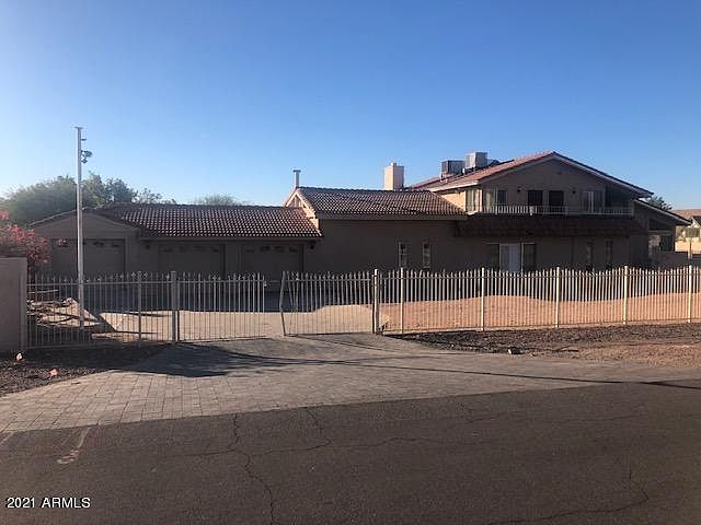 2nd image of 10617 E Laurel Ln