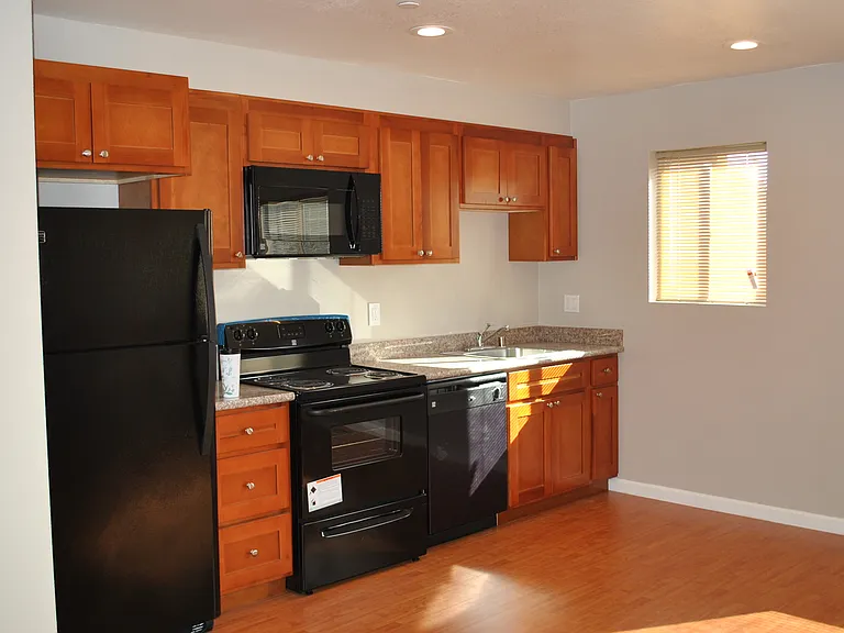 21385 Locust St #1 — Photo 8