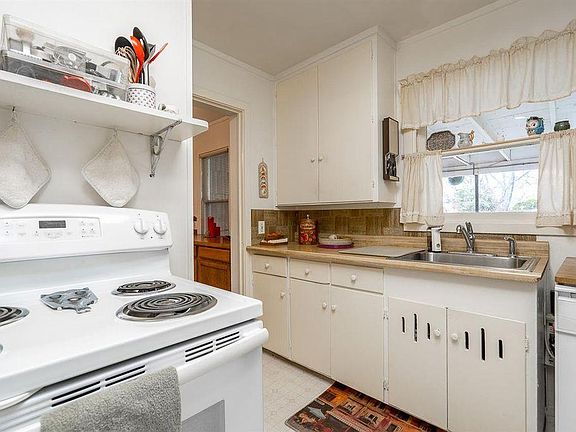 5th image of 1017 McPherson Ave
