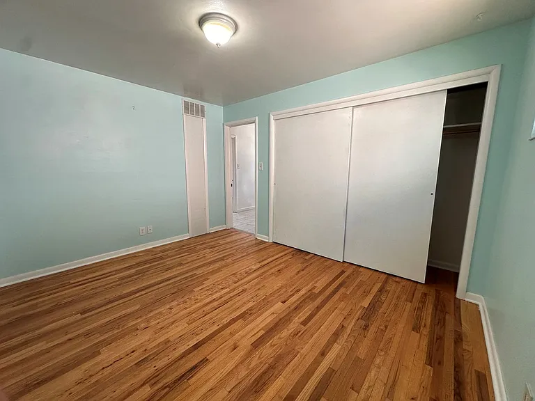 628 S University St — Photo 18