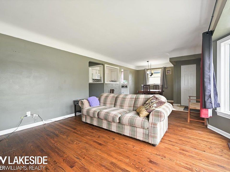29605 Marquette St, photo 7