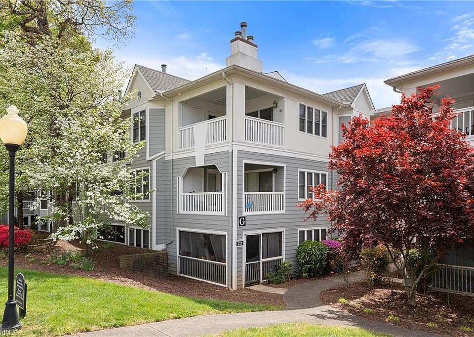 1st image of 217 Oakwood Ct