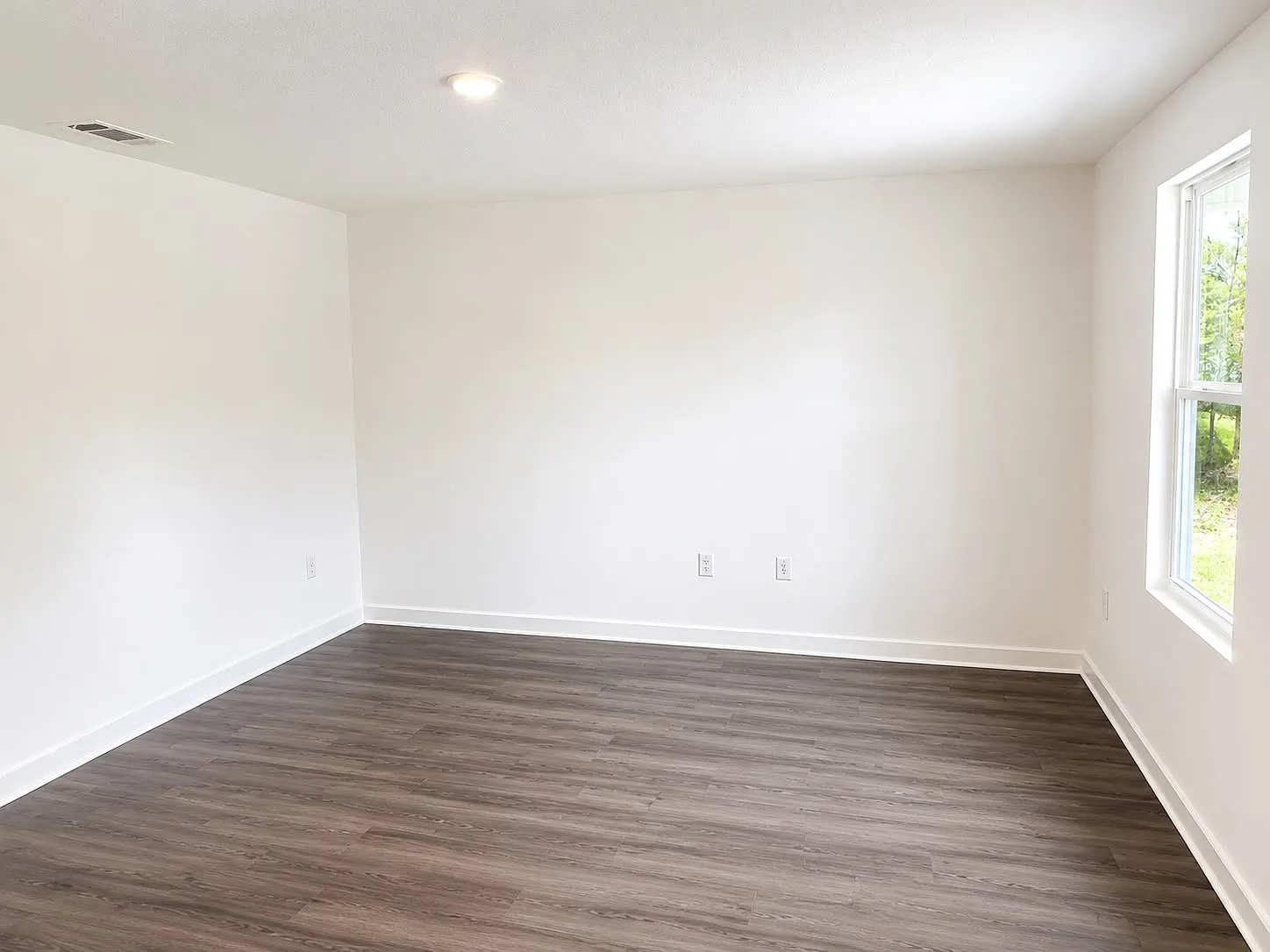 3 bed, 1114 sqft, $1,810 — Photo 4