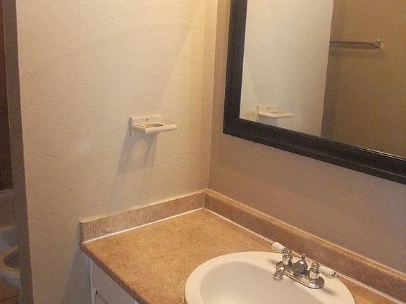 5th image of 7205 Melrose Ln APT 24
