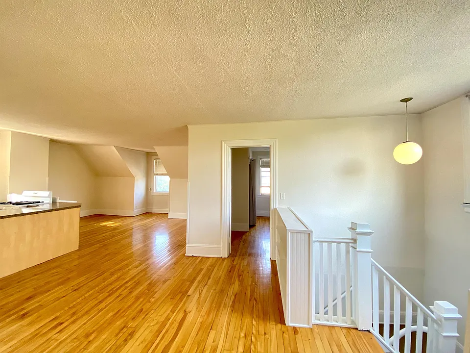 1901 Dupont Ave S #6