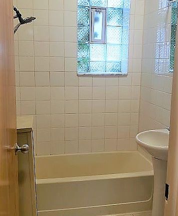 5th image of 4228 N Kenmore Ave APT 403