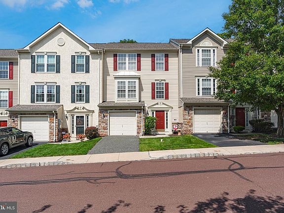 3rd image of 47 Brookview Ln
