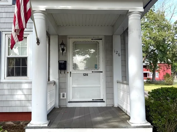 126 Main St, South Hadley, MA 01075
