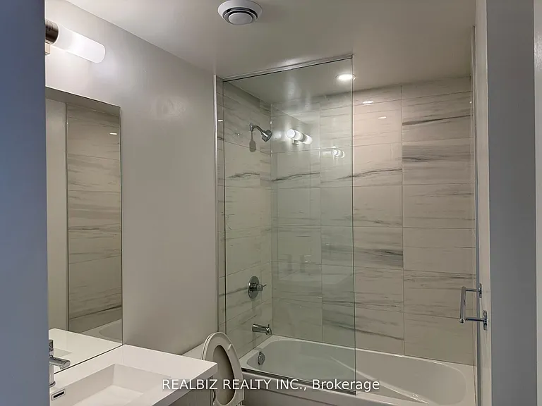 28 Interchange Way #1715 — Photo 14