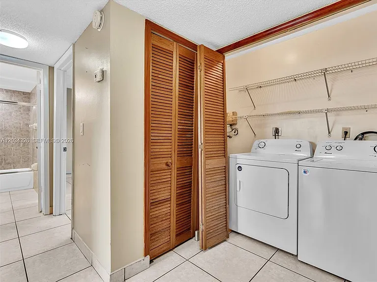 210 NW 87th Ave #L206 — Photo 30