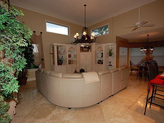 Family room and Breakfast Nook