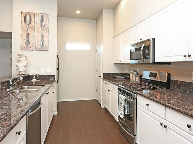 2627 Ashlan Ave — Photo 1