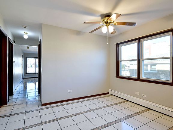 3rd image of 2141 N Melvina Ave #2
