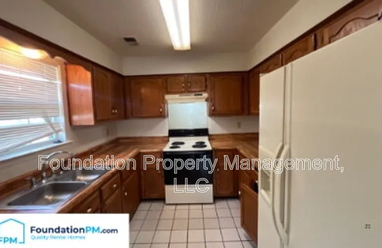2485 Wellons Ave — Photo 4