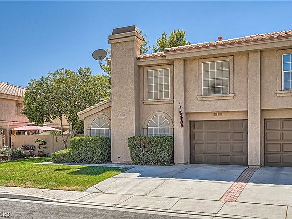 3rd image of 2839 Lone Cliff Dr