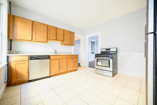 25 Thornley St #2 — Photo 9