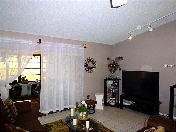 5th image of 2323 Bay Leaf Dr