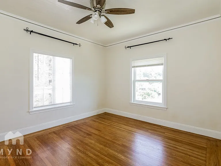 848 Erie St #4 — Photo 9