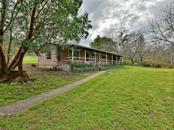 6302 Dark Hollow Rd, Medford, OR 97501