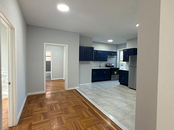 2nd image of 515 W 7th St APT 402