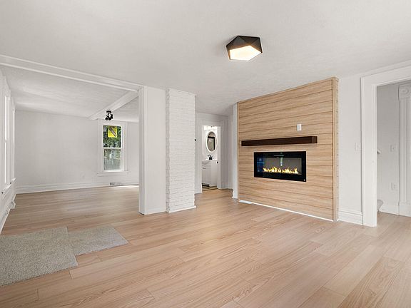 5th image of 302 G St