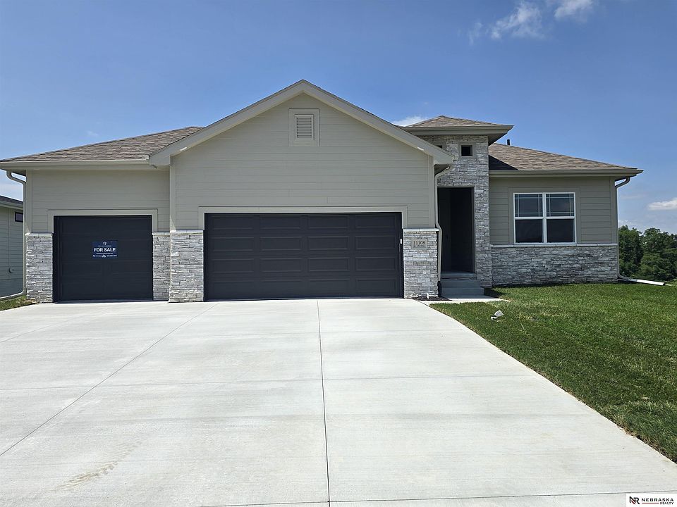 1st image of 11108 N 173rd St