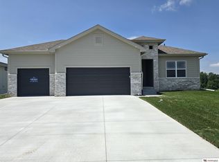 11108 N 173rd St, Bennington, NE 68007