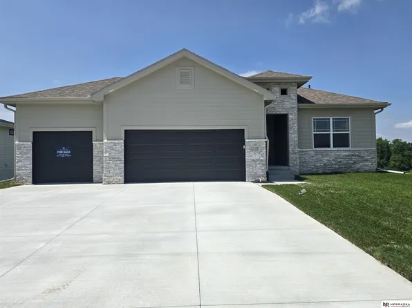11108 N 173rd St, Bennington, NE 68007