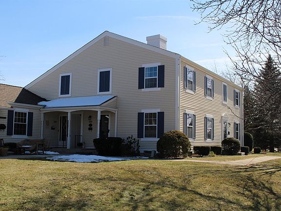 2nd image of 41783 Onaway Dr #281