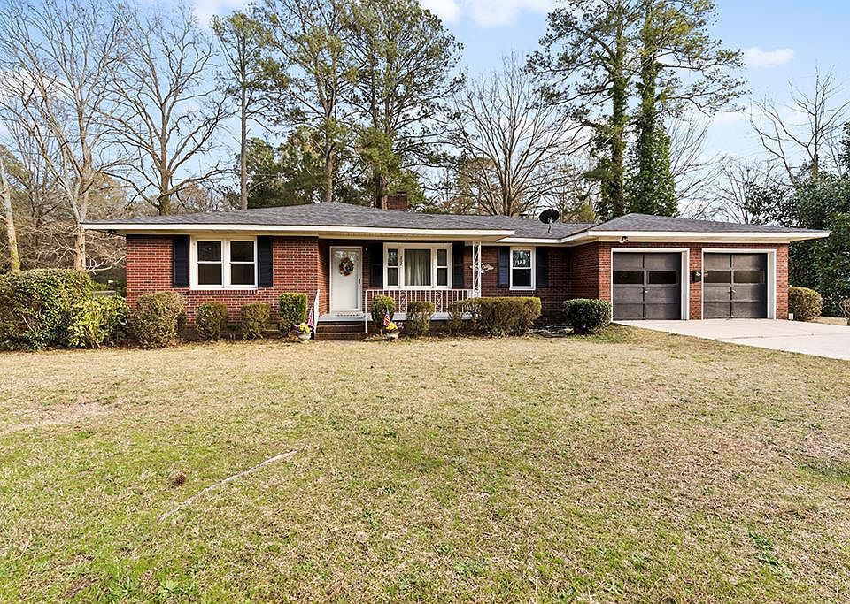 1st image of 202 Woodland Way