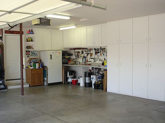 3 car garage.