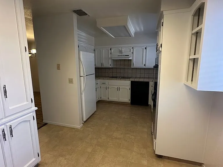 923 Greenfield Ave — Photo 19