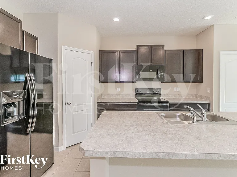 5689 Kellar Cir — Photo 6