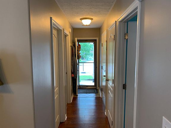 3rd image of 115 Baybrook Cir