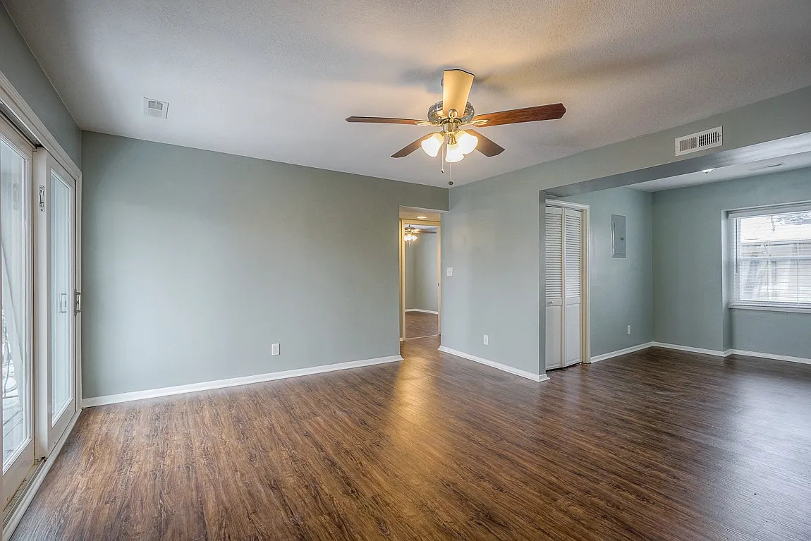4115 & 4117 Warwick Blvd - 4117-9 — Photo 4