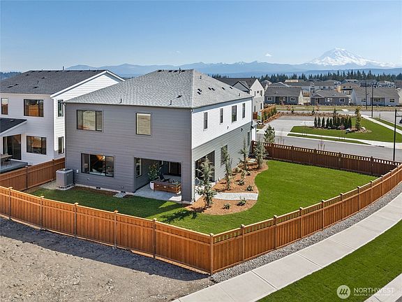 3rd image of 15320 204th Avenue E #19