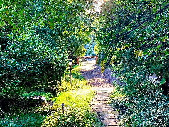 path, front gate to house