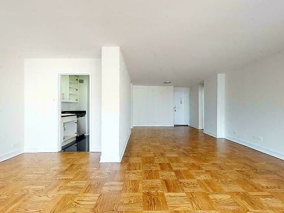 2nd image of 400 E 71st St APT 14D