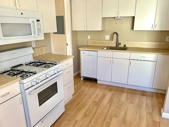 3rd image of 1284 Westmont Ave