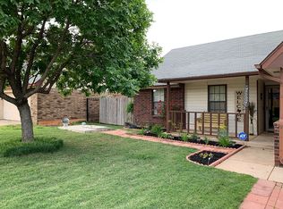 629 NE 18th St, Moore, OK 73160