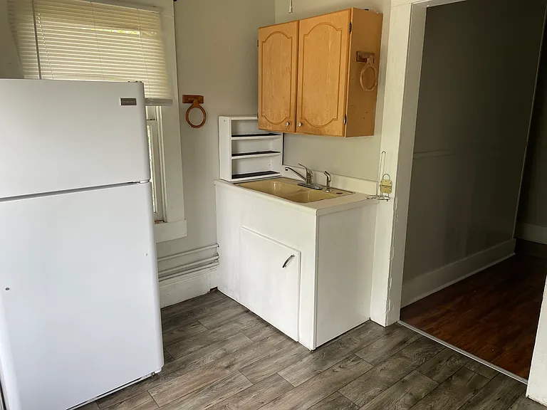 822 College St #2 — Photo 5