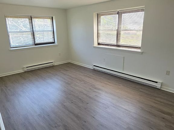 4th image of 832 Atlantic St APT 3A