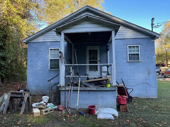 926 Cemetery Rd, Oliver Springs, TN 37840