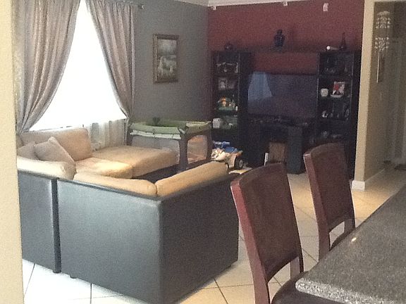 4th image of 612 NW 136th Ave