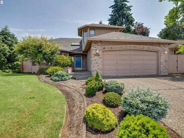 1610 NE Greensword Dr, Hillsboro, OR 97124