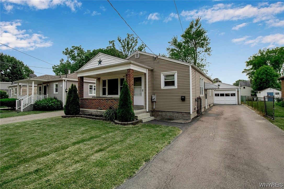 634 78th St, Niagara Falls, NY 14304 | Zillow