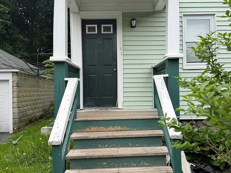 49 Catharine St #B — Photo 12